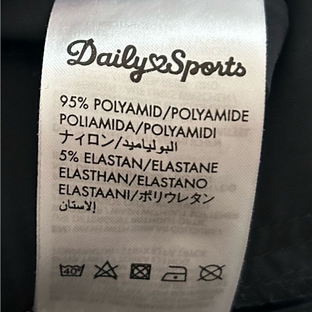 Daily Sports Black Miracle Capri Pants Size 4 - Picture 10 of 15